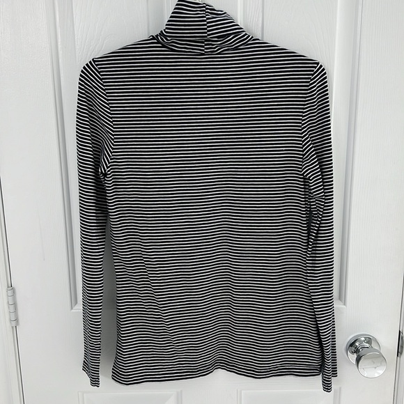 Esprit Medium turtleneck - Picture 2 of 3